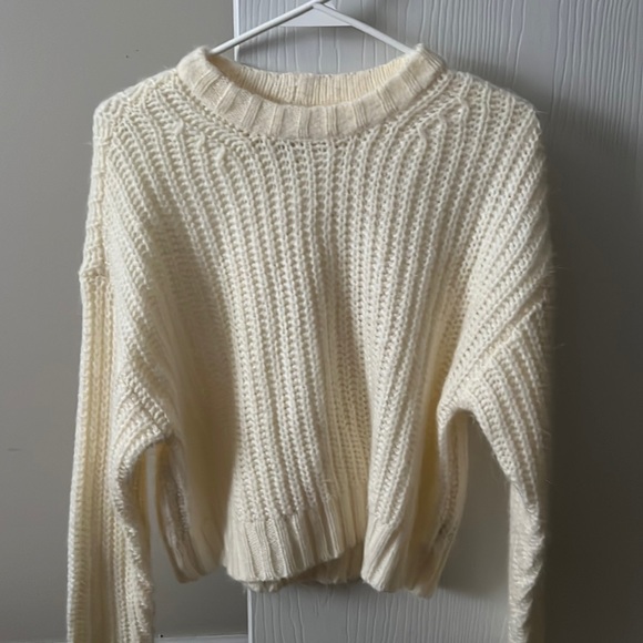 American Eagle Outfitters Sweaters - Cropped knit American Eagle Sweater